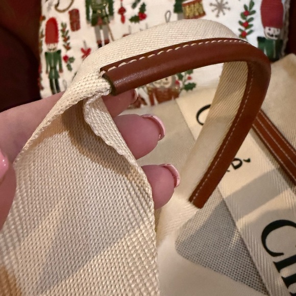 Chloe Medium Woody Tote Bag - Picture 8 of 10